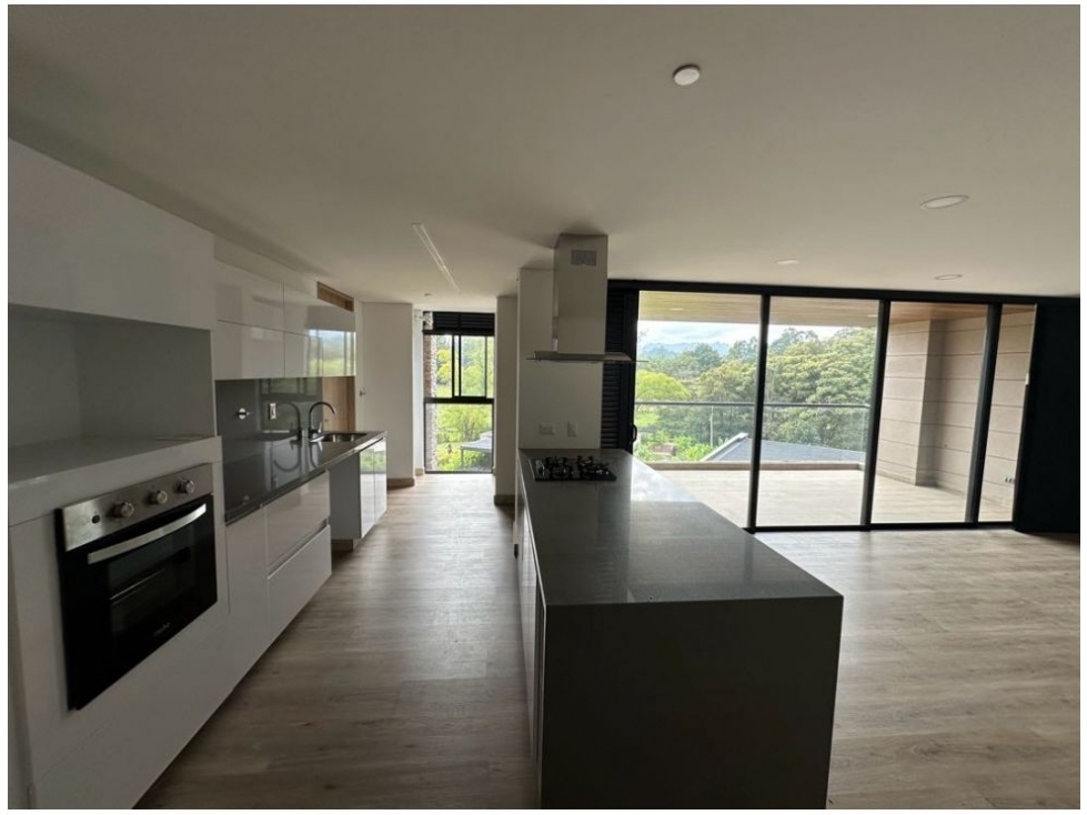 Apartamento de 4 alcobas en venta en Llano Grande, Rionegro, 173 m² · foto 3 de 12