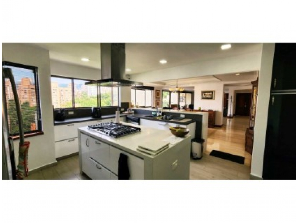 Apartamento en venta en El Poblado, Medellín · foto 3 de 18