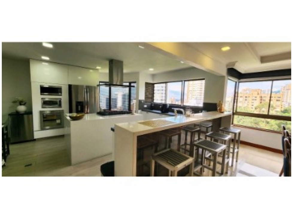Apartamento en venta en El Poblado, Medellín · foto 4 de 18