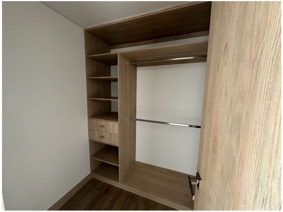 Apartamento de 4 alcobas en venta en Llano Grande, Rionegro, 173 m² · foto 7 de 12