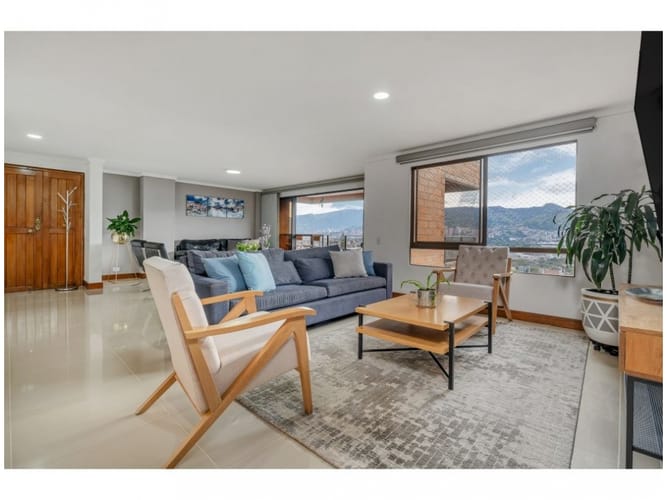 Apartamento de 3 alcobas en venta en El Poblado, Medellín, 221 m² · foto 4 de 24
