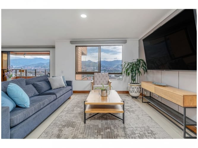 Apartamento de 3 alcobas en venta en El Poblado, Medellín, 221 m² · foto 5 de 24