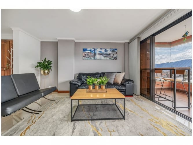 Apartamento de 3 alcobas en venta en El Poblado, Medellín, 221 m² · foto 7 de 24