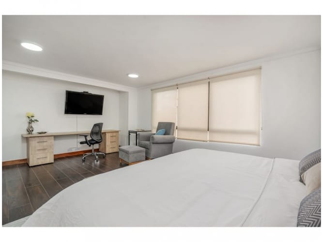 Apartamento de 3 alcobas en venta en El Poblado, Medellín, 221 m² · foto 10 de 24