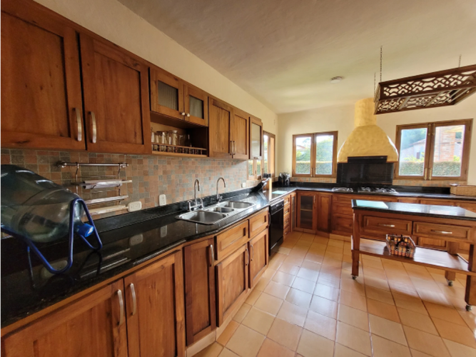 Casa de 4 alcobas en venta en Llano Grande, Rionegro, 480 m² · foto 8 de 12