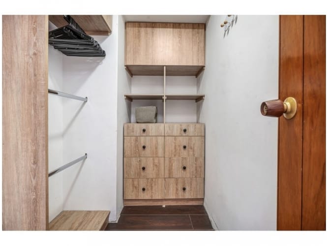 Apartamento de 3 alcobas en venta en El Poblado, Medellín, 221 m² · foto 19 de 24