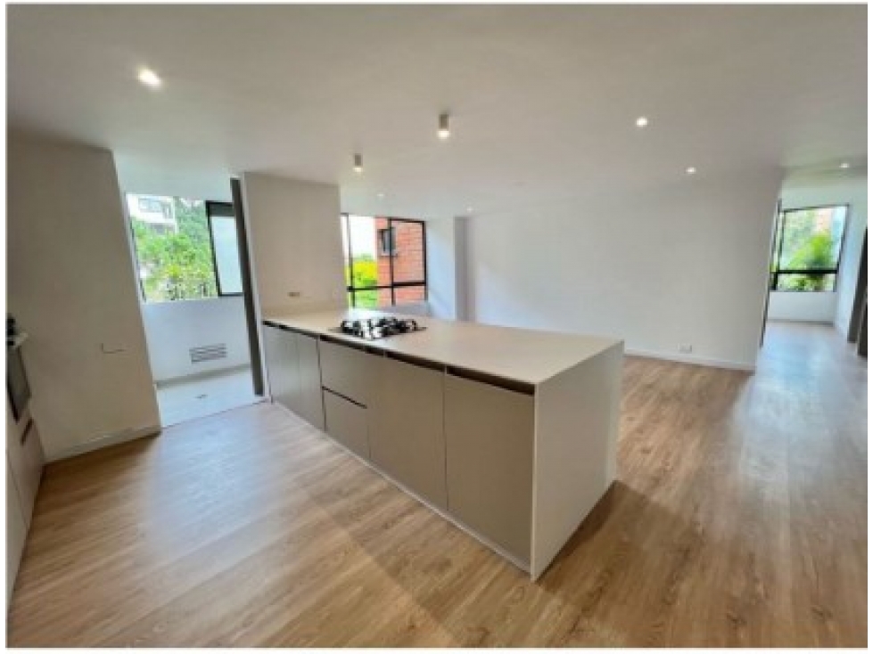 Apartamento de 3 alcobas en venta en Alejandría, Medellín, 171 m² · foto 2 de 18