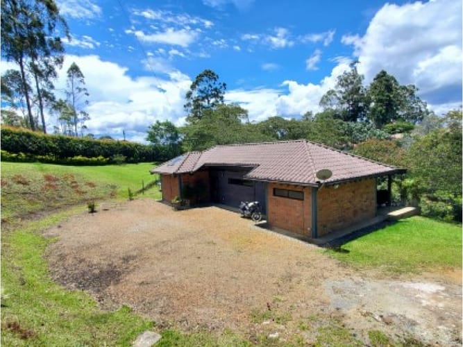 Casa de 3 alcobas en venta en El Rosal, Rionegro, 180 m² · foto 3 de 17