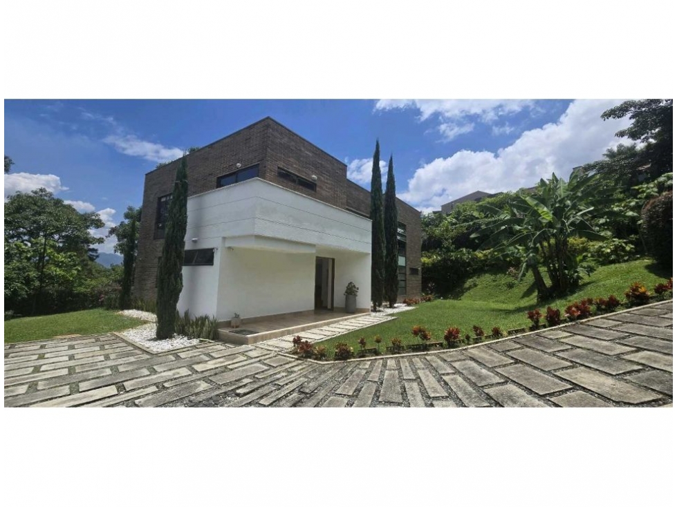 Casa de 4 alcobas en venta en Loma Del Escobero, Envigado, 430 m² · foto 3 de 24