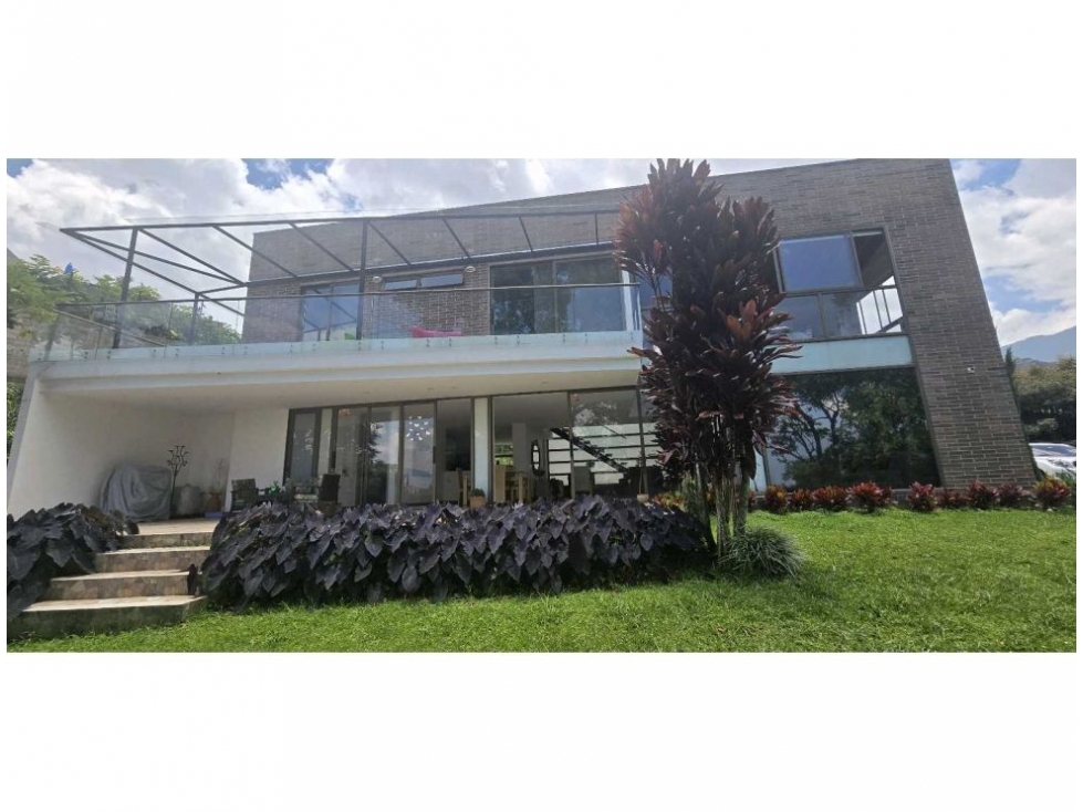 Casa de 4 alcobas en venta en Loma Del Escobero, Envigado, 430 m² · foto 4 de 24