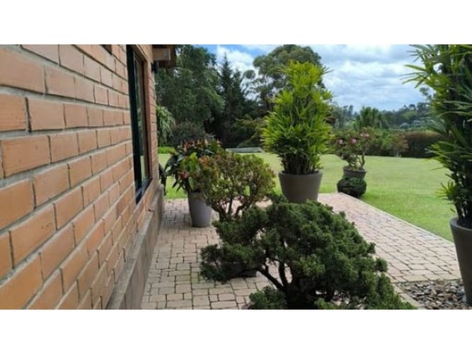 Casa de 4 alcobas en venta en Llano Grande, Rionegro, 260 m² · foto 4 de 24