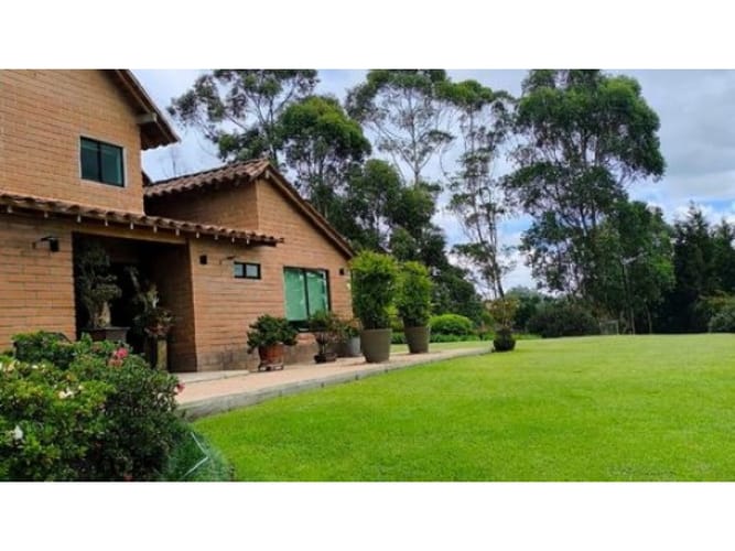 Casa de 4 alcobas en venta en Llano Grande, Rionegro, 260 m² · foto 5 de 24