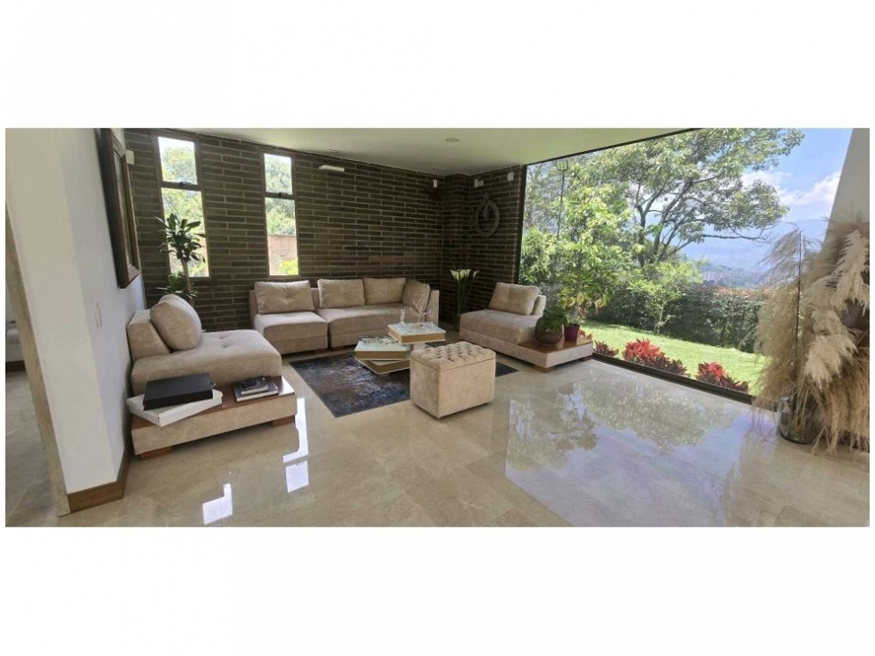 Casa de 4 alcobas en venta en Loma Del Escobero, Envigado, 430 m² · foto 10 de 24