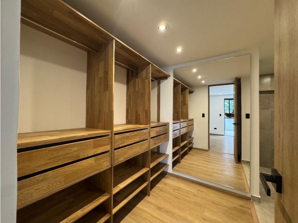 Apartamento en venta en El Poblado, Medellín · foto 4 de 10