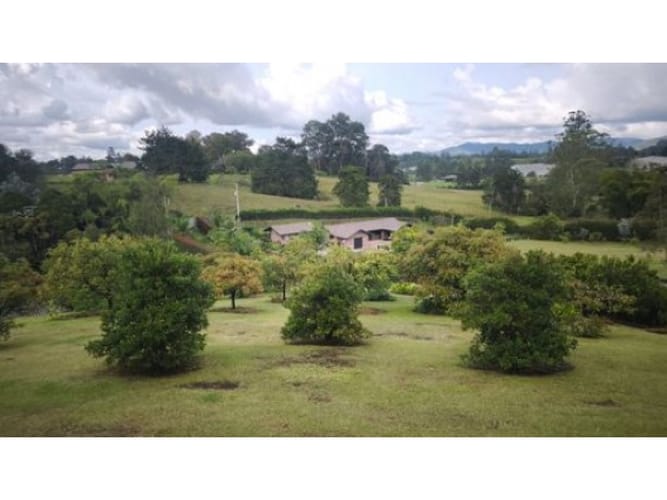 Casa de 4 alcobas en venta en Llano Grande, Rionegro, 260 m² · foto 23 de 24