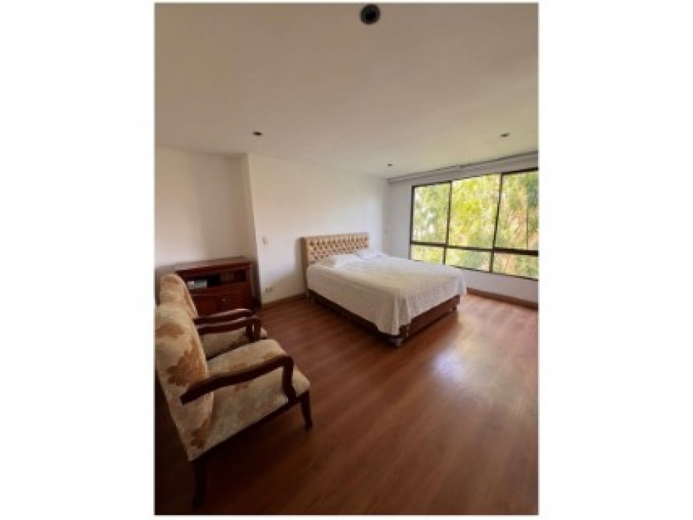 Apartamento en venta en El Poblado, Medellín · foto 8 de 24