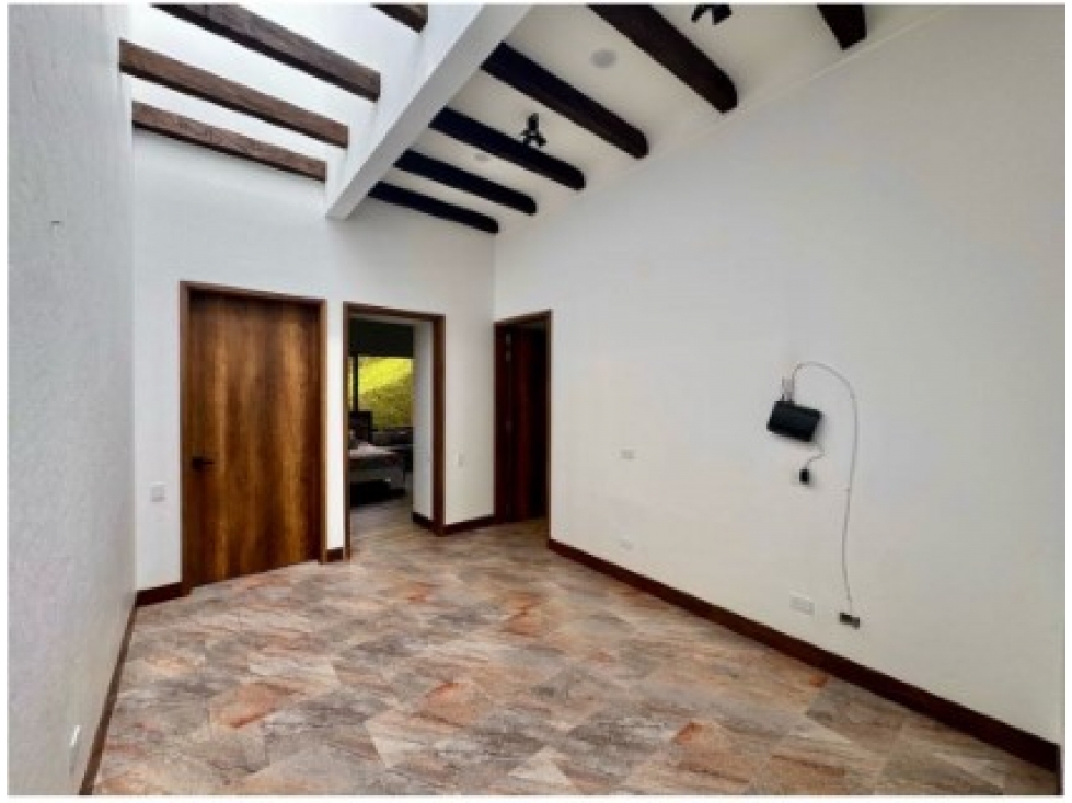 Casa de 4 alcobas en venta en Loma Del Escobero, Envigado, 376 m² · foto 8 de 19
