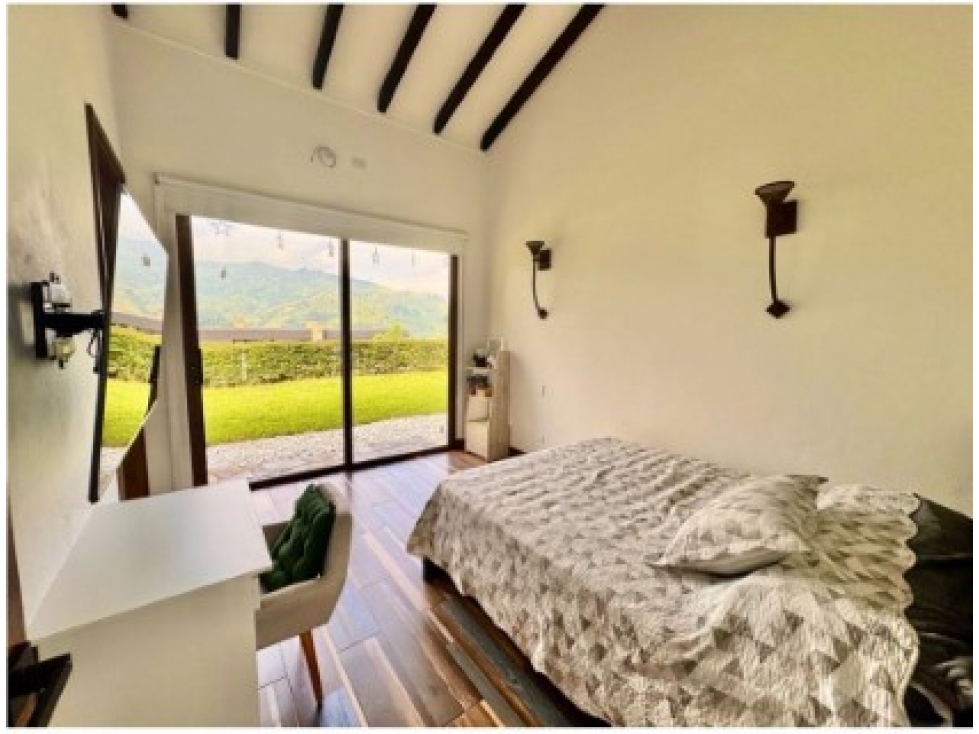 Casa de 4 alcobas en venta en Loma Del Escobero, Envigado, 376 m² · foto 9 de 19