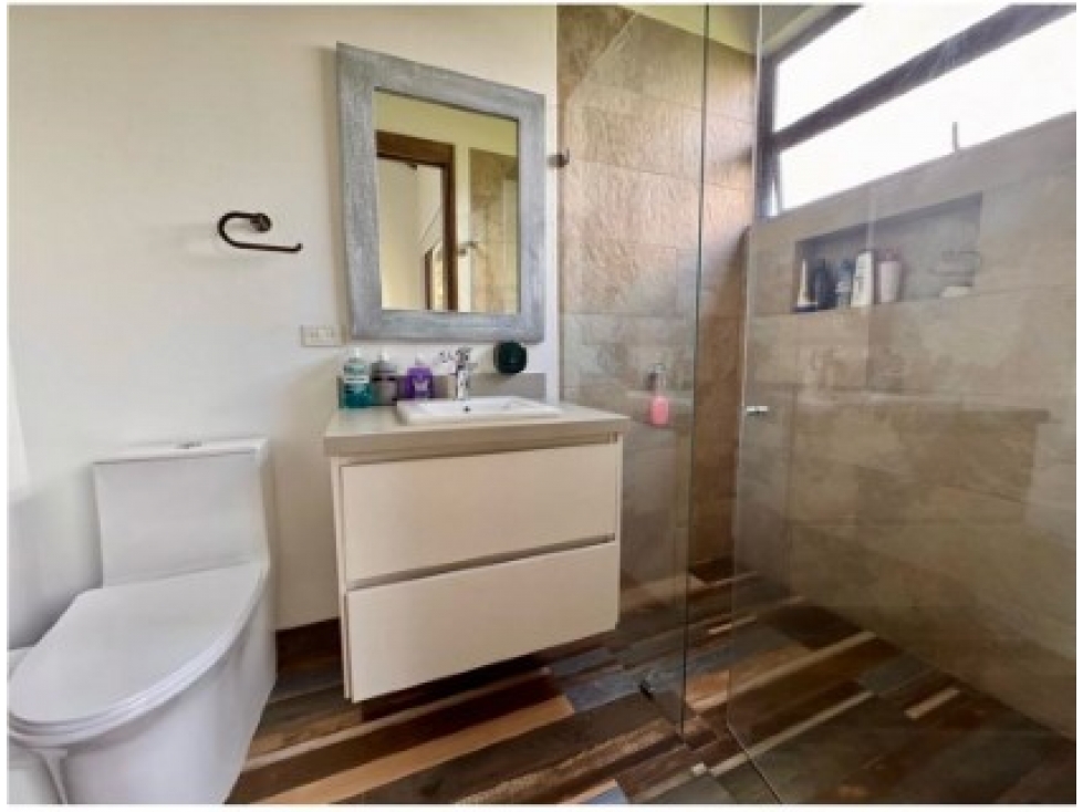 Casa de 4 alcobas en venta en Loma Del Escobero, Envigado, 376 m² · foto 10 de 19