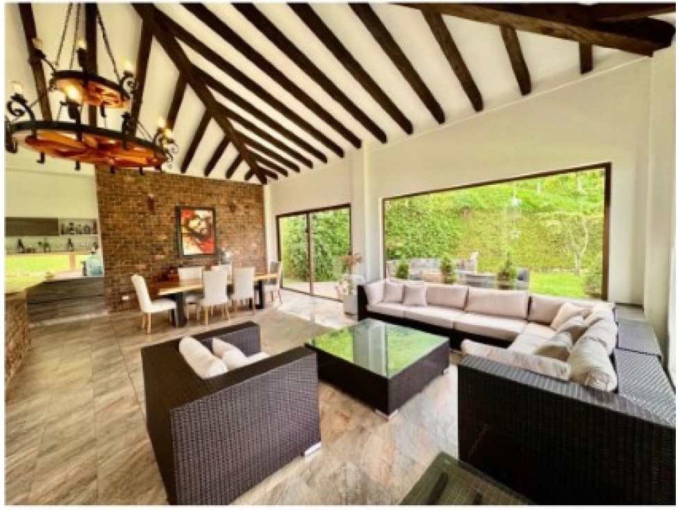 Casa de 4 alcobas en venta en Loma Del Escobero, Envigado, 376 m² · foto 11 de 19