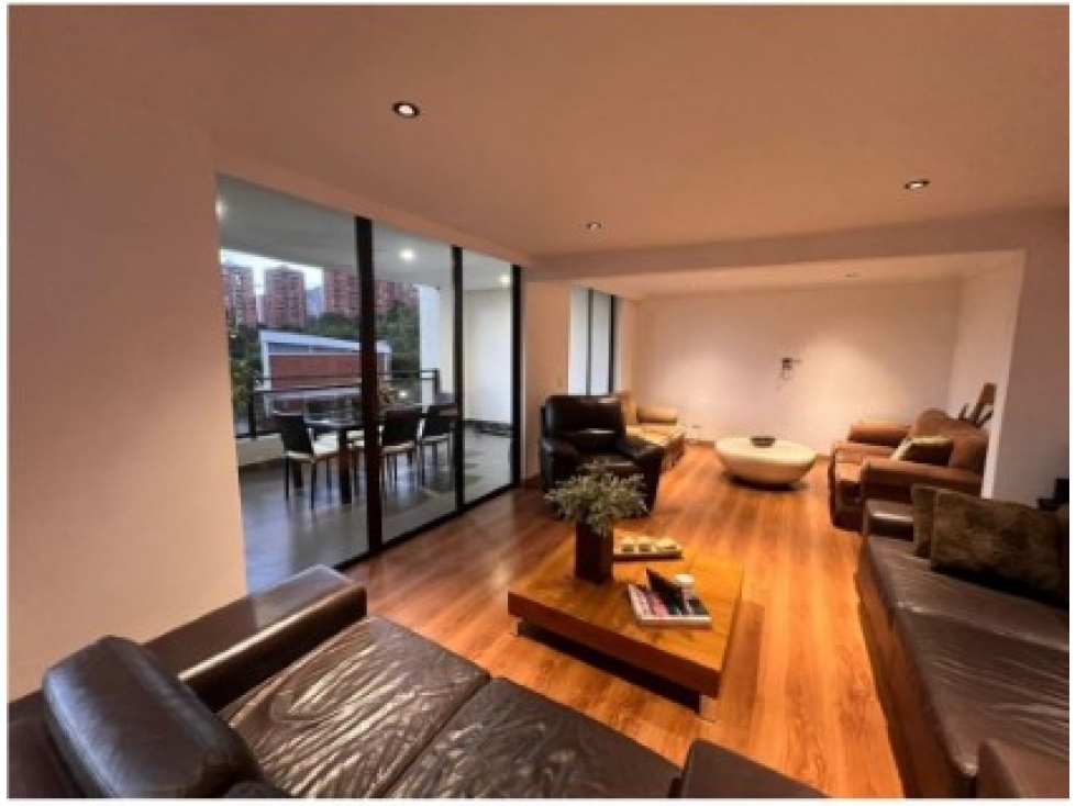 Apartamento en venta en El Poblado, Medellín · foto 18 de 24