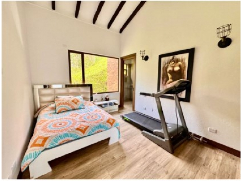Casa de 4 alcobas en venta en Loma Del Escobero, Envigado, 376 m² · foto 13 de 19