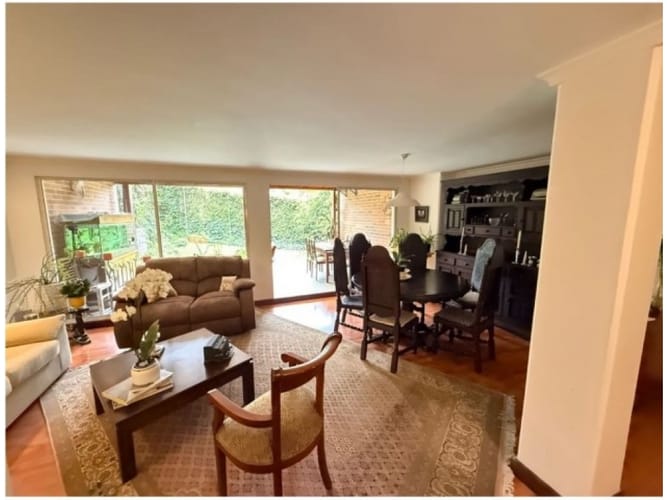 Casa de 3 alcobas en venta en San Lucas, Medellín, 248 m² · foto 4 de 20