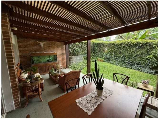 Casa de 3 alcobas en venta en San Lucas, Medellín, 248 m² · foto 5 de 20