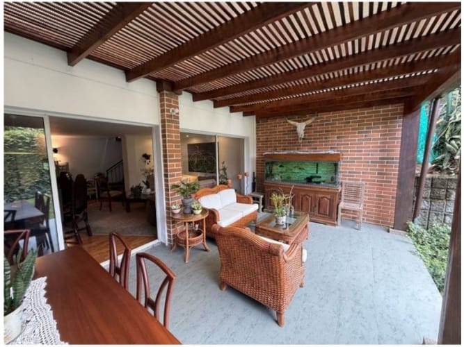 Casa de 3 alcobas en venta en San Lucas, Medellín, 248 m² · foto 7 de 20