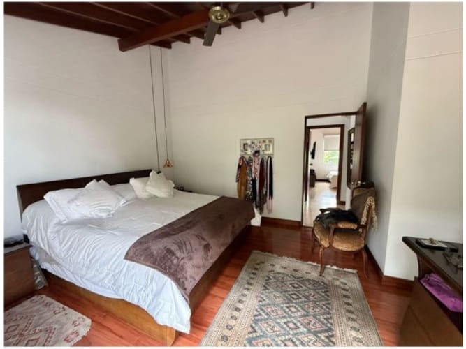 Casa de 3 alcobas en venta en San Lucas, Medellín, 248 m² · foto 13 de 20