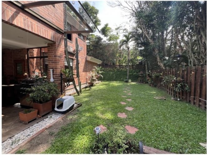 Casa de 5 alcobas en venta en Loma Benedictinos, Envigado, 364 m² · foto 5 de 24