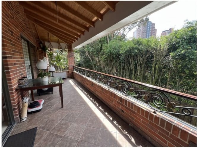 Casa de 5 alcobas en venta en Loma Benedictinos, Envigado, 364 m² · foto 7 de 24