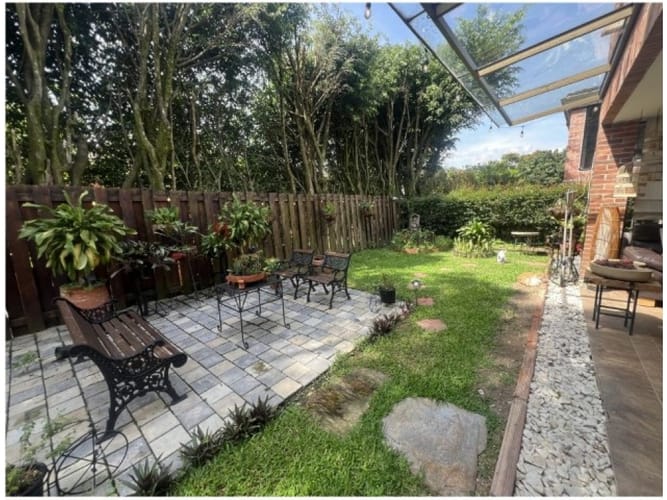 Casa de 5 alcobas en venta en Loma Benedictinos, Envigado, 364 m² · foto 10 de 24