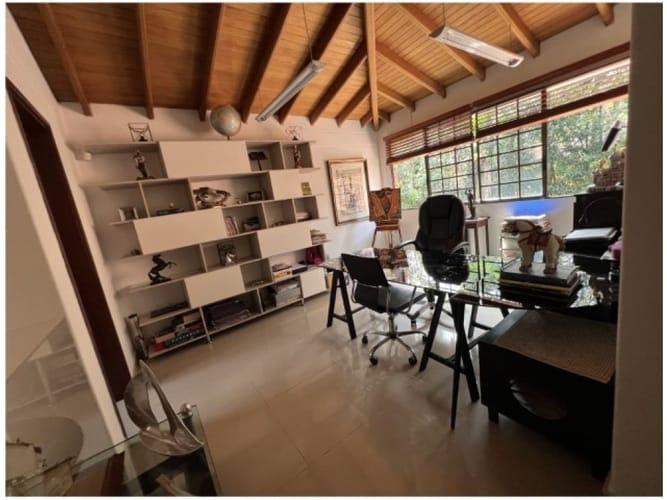 Casa de 5 alcobas en venta en Loma Benedictinos, Envigado, 364 m² · foto 13 de 24