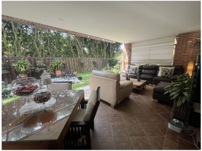 Casa de 5 alcobas en venta en Loma Benedictinos, Envigado, 364 m² · foto 21 de 24