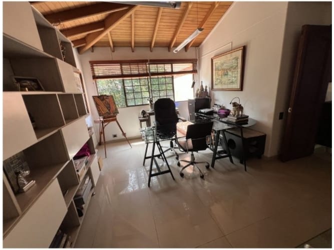 Casa de 5 alcobas en venta en Loma Benedictinos, Envigado, 364 m² · foto 22 de 24