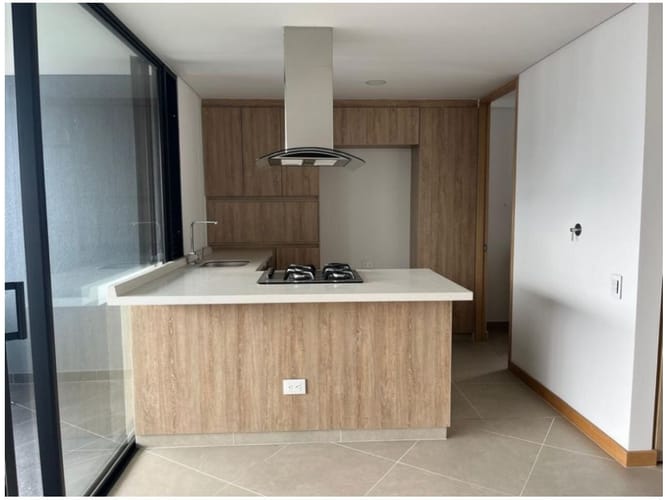 Apartamento de 3 alcobas en venta en El Poblado, Medellín, 98 m² · foto 4 de 9