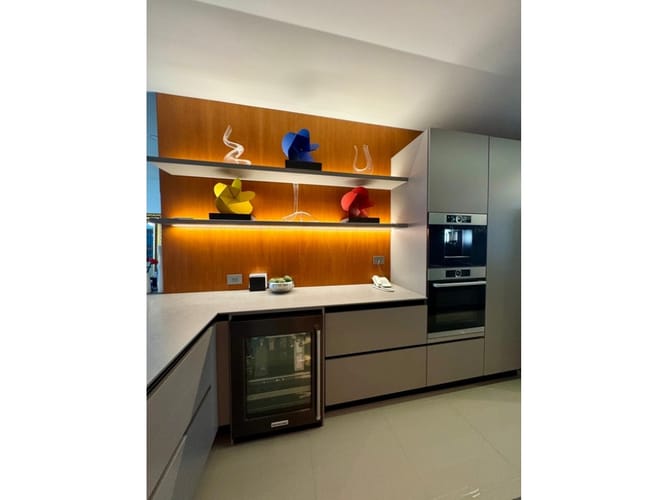 Apartamento de 3 alcobas en venta en Altos Del Poblado, Medellín, 232 m² · foto 6 de 16