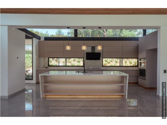 Casa de 6 alcobas en venta en Guamito, La Ceja, 580 m² · foto 11 de 24