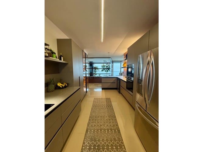 Apartamento de 3 alcobas en venta en Altos Del Poblado, Medellín, 232 m² · foto 15 de 16