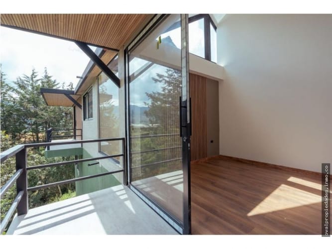 Casa de 6 alcobas en venta en Guamito, La Ceja, 580 m² · foto 18 de 24