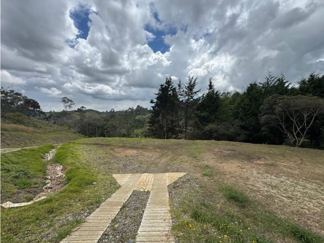 Lote en venta en Mampuesto, Rionegro, 2530 m² · foto 4 de 10