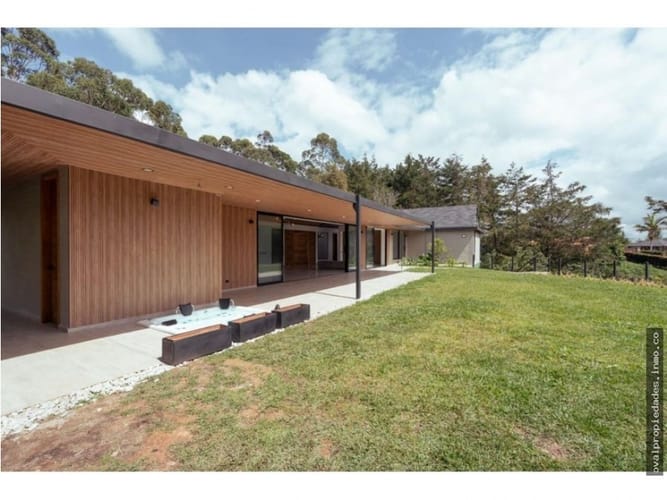 Casa de 6 alcobas en venta en Guamito, La Ceja, 580 m² · foto 21 de 24