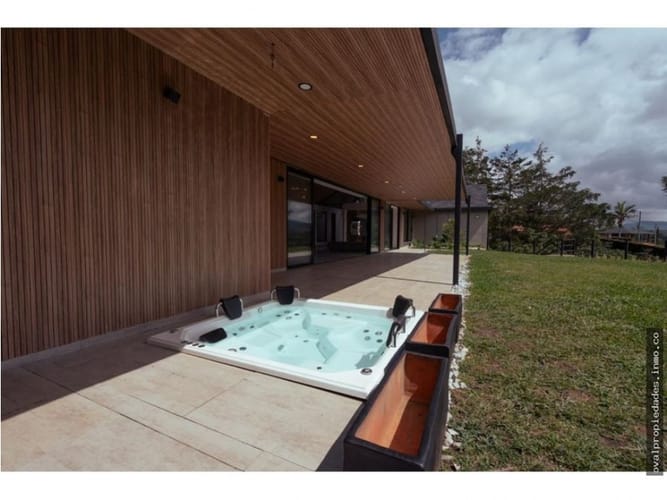 Casa de 6 alcobas en venta en Guamito, La Ceja, 580 m² · foto 23 de 24
