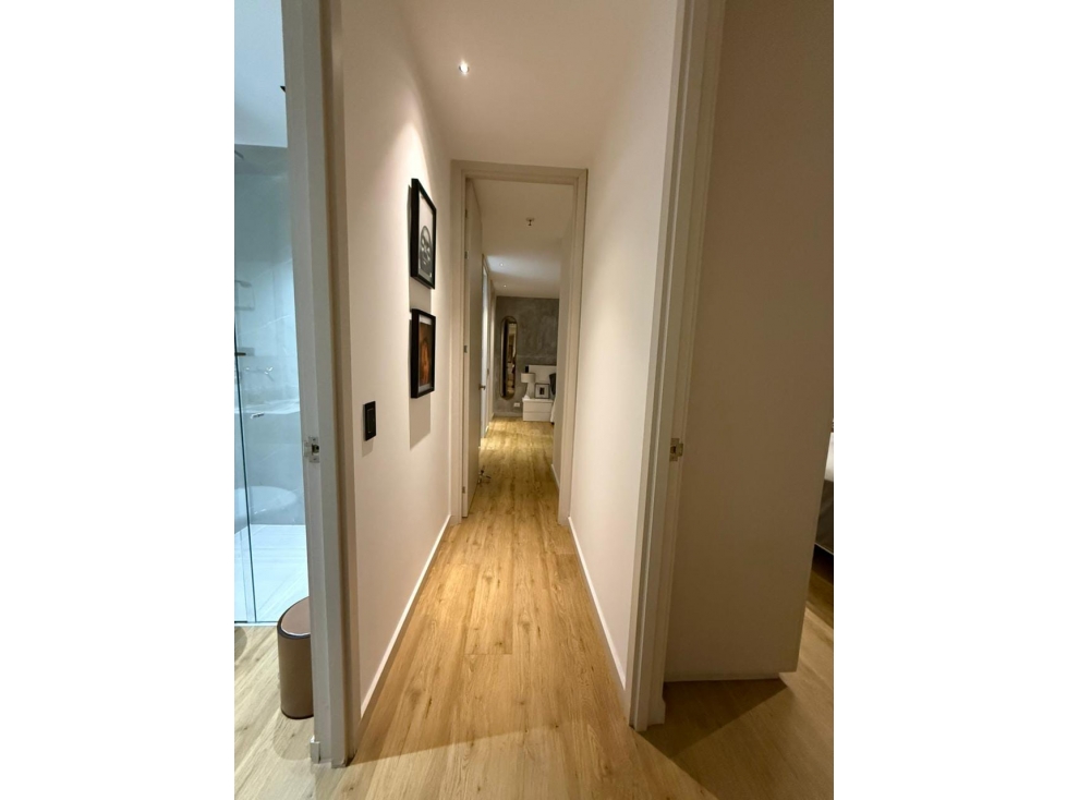 Apartamento en venta en Altos Del Poblado, Medellín · foto 3 de 18