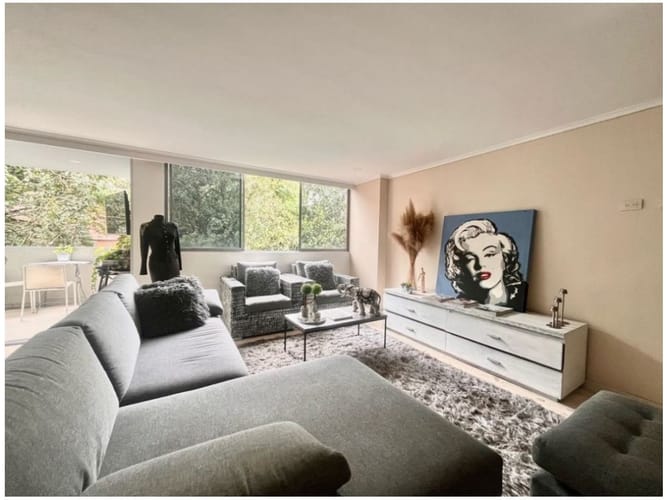 Apartamento en venta en El Poblado, Medellín · foto 2 de 24