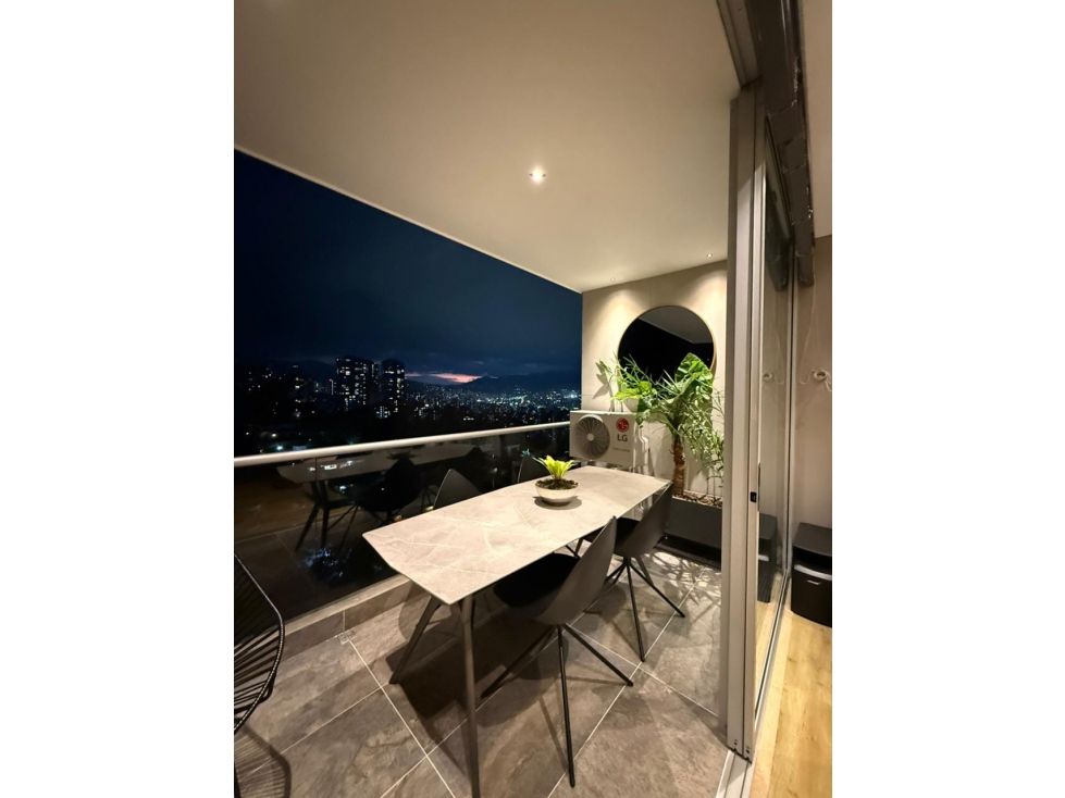 Apartamento en venta en Altos Del Poblado, Medellín · foto 10 de 18