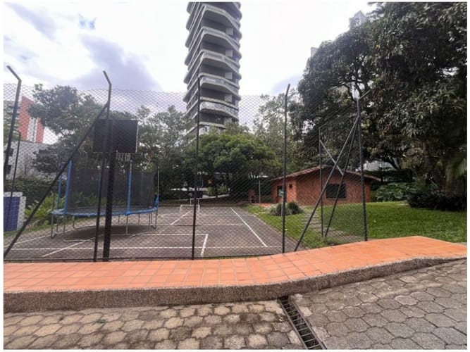 Apartamento en venta en El Poblado, Medellín · foto 23 de 24