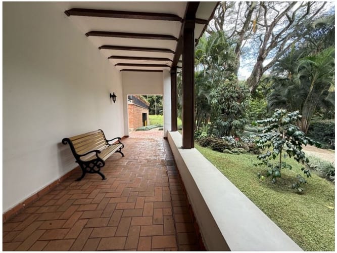Apartamento de 3 alcobas en venta en El Poblado, Medellín, 162 m² · foto 3 de 24