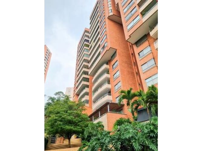 Apartamento de 3 alcobas en venta en Los Naranjos, Medellín, 235 m² · foto 15 de 15
